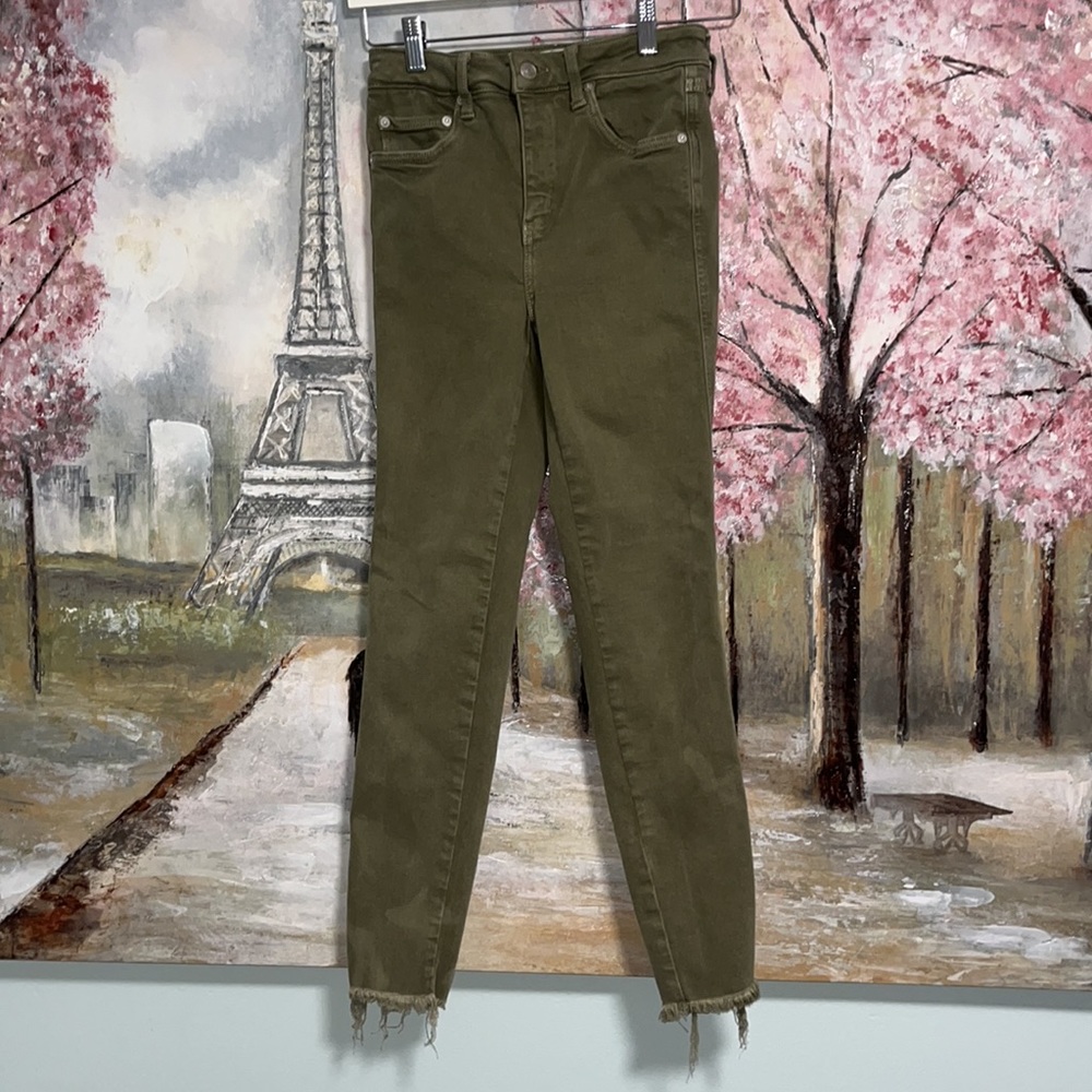 We The Free / Free People Mid Rise Frayed Hem Green Skinny Jeans Size 26 EUC